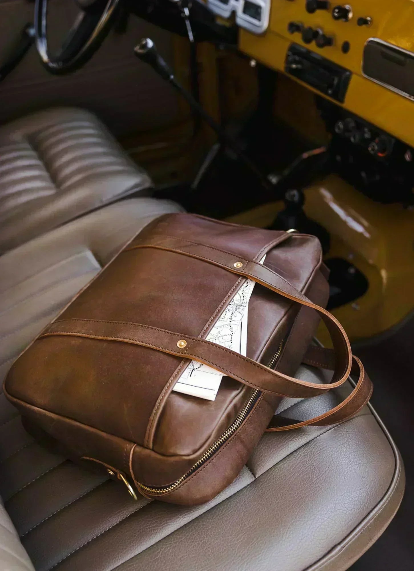 How to Choose a Proper Messenger Bag for Work or Travel - WP Standard