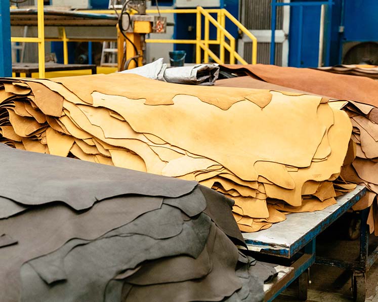 What is Full Grain Leather? The Complete Guide – The Real Leather Company