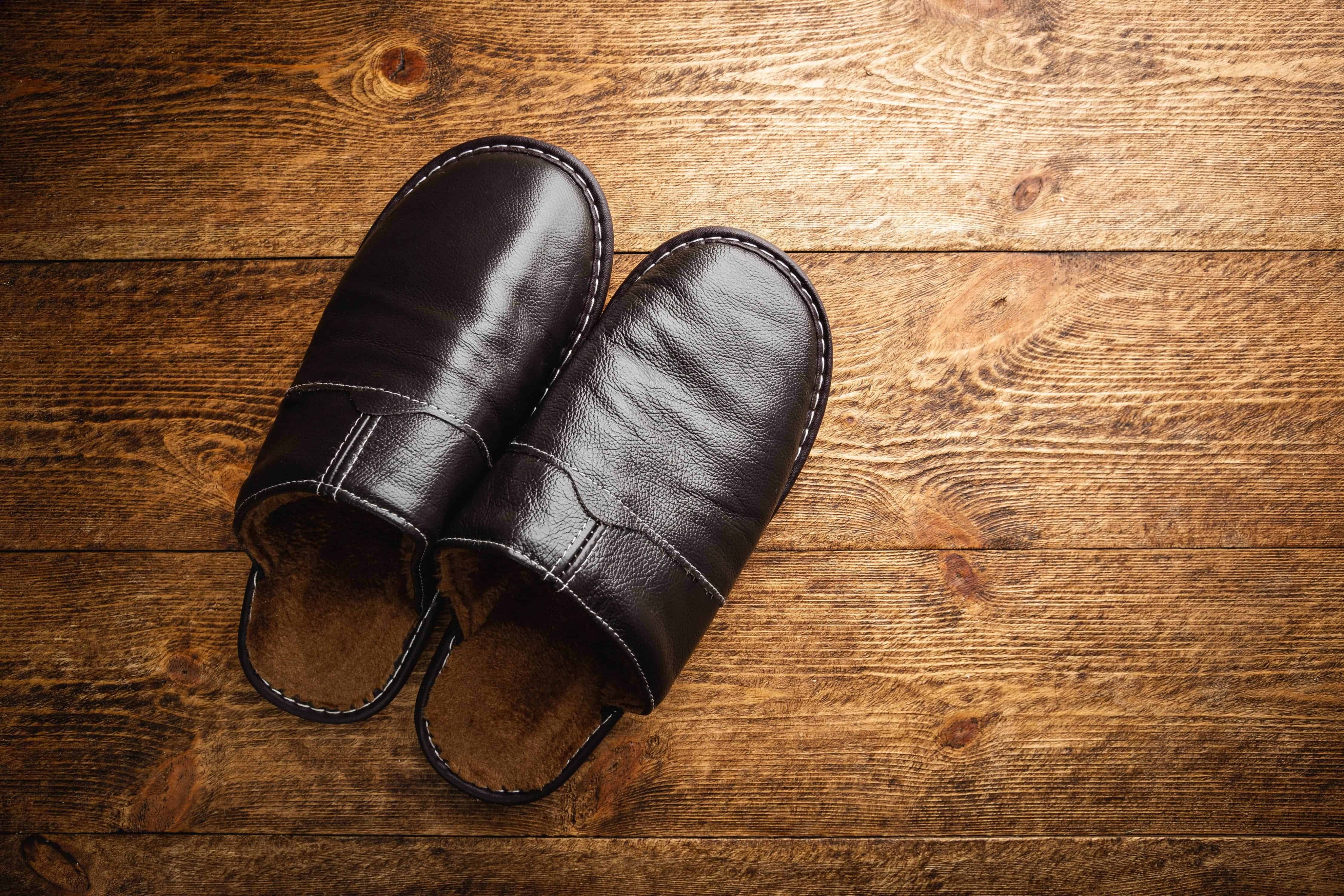 Best Leather Slippers for Men: How to Pick the Right Pair - WP Standard