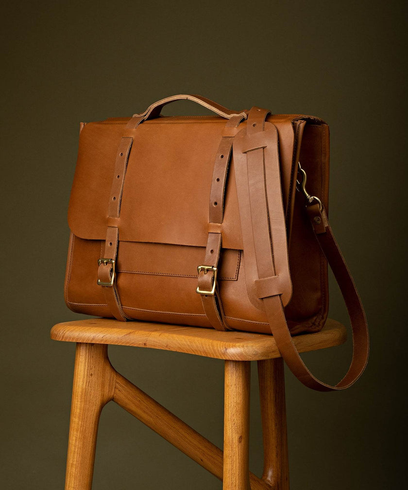 Best leather messenger bag for men. 