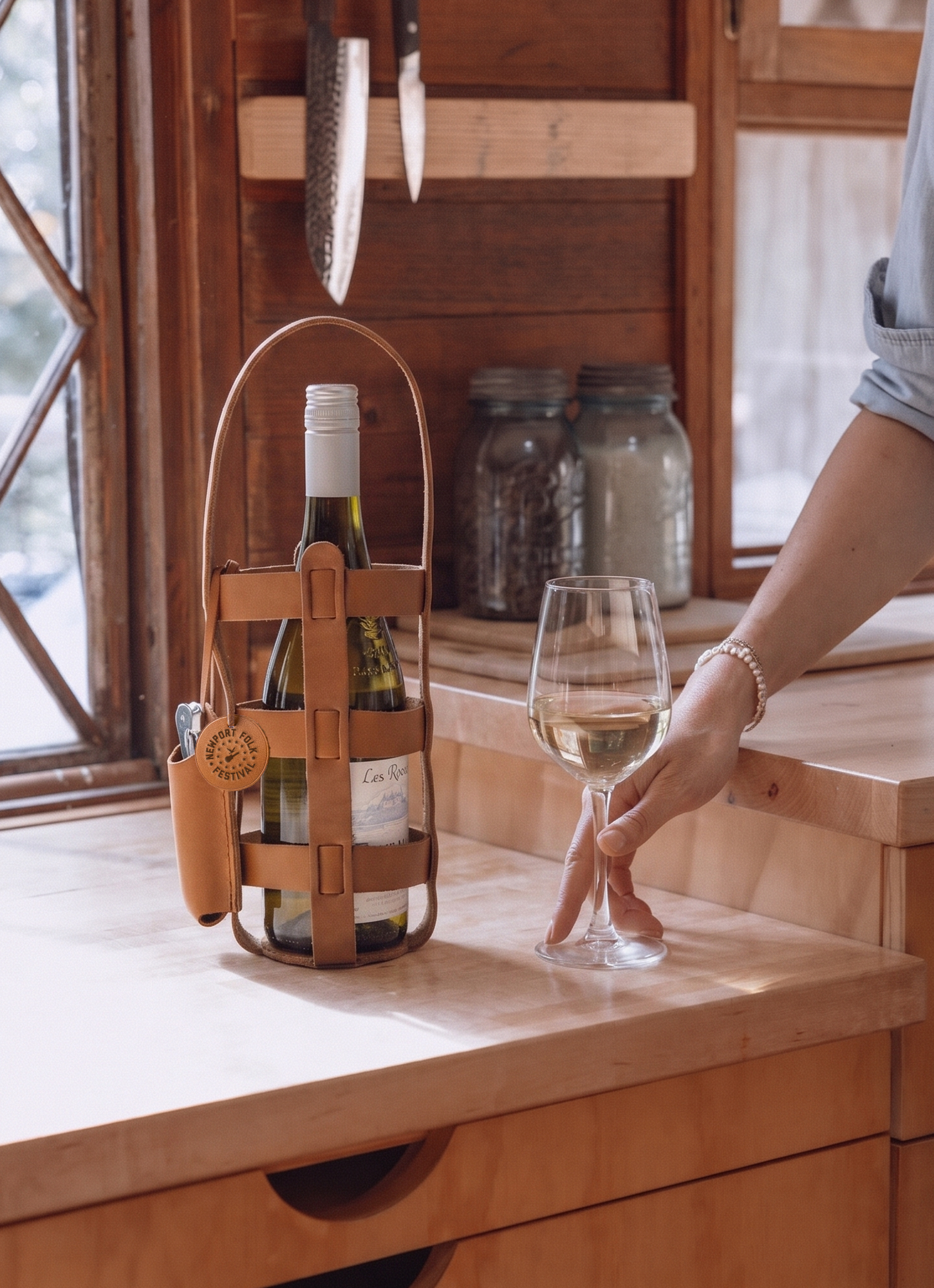 newport_wine_tote.png